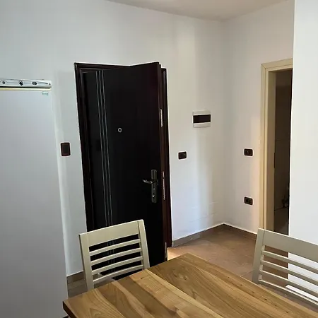 Golem Ap 8 Apartment *